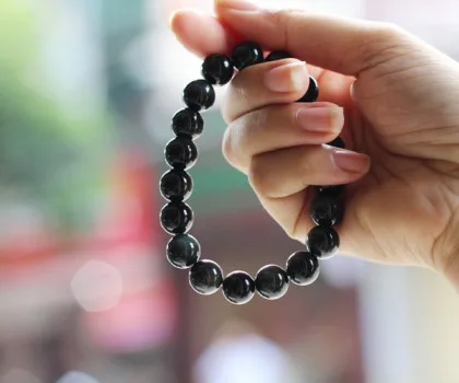 Chuỗi hắc ngà đẹp A  18li S6673